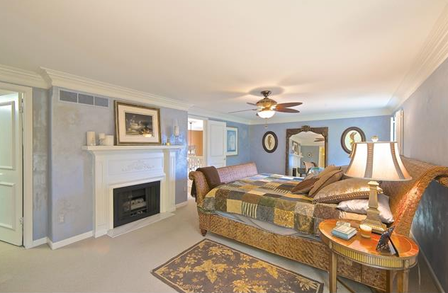 Grosse Pines Homes for sale